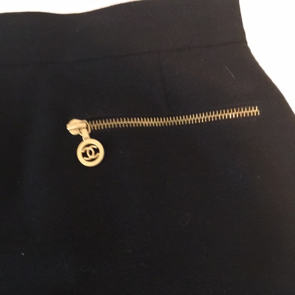 CHANEL 65%wool,spandex,nylon gorgeous pencil skirt - Picture 3 of 11